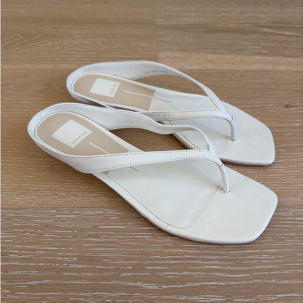 Dolce Vita Thong Sandals Flats Gizel Size 8.5 Ivory Off White